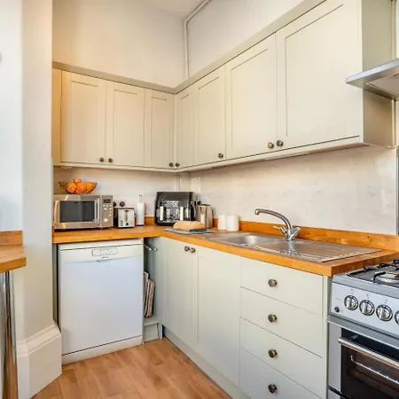 2 Bed In Oc-g34248 Lägenhet